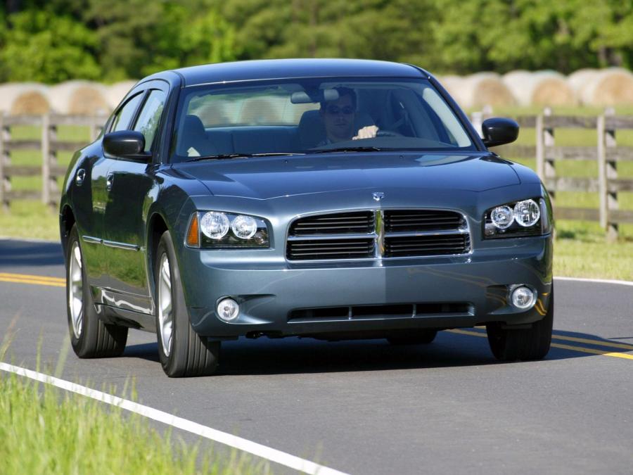  Dodge Charger 2005 года  (фото 15 из 18)